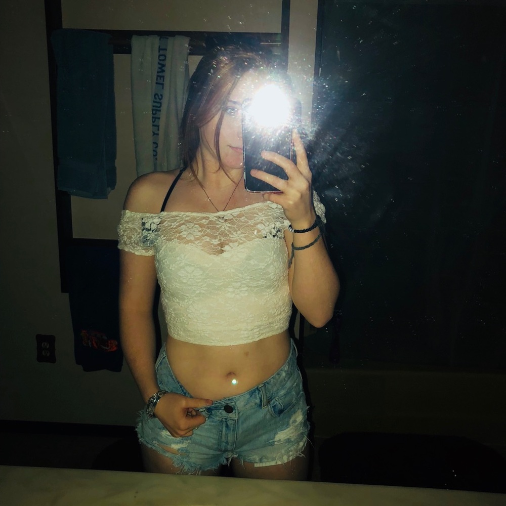 Hollister CropTop😍 perfect for summer!!